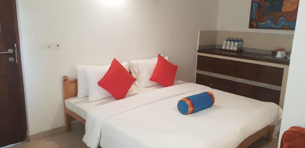 Rockside Cabanas Hotel Унаватуна Екстериор снимка