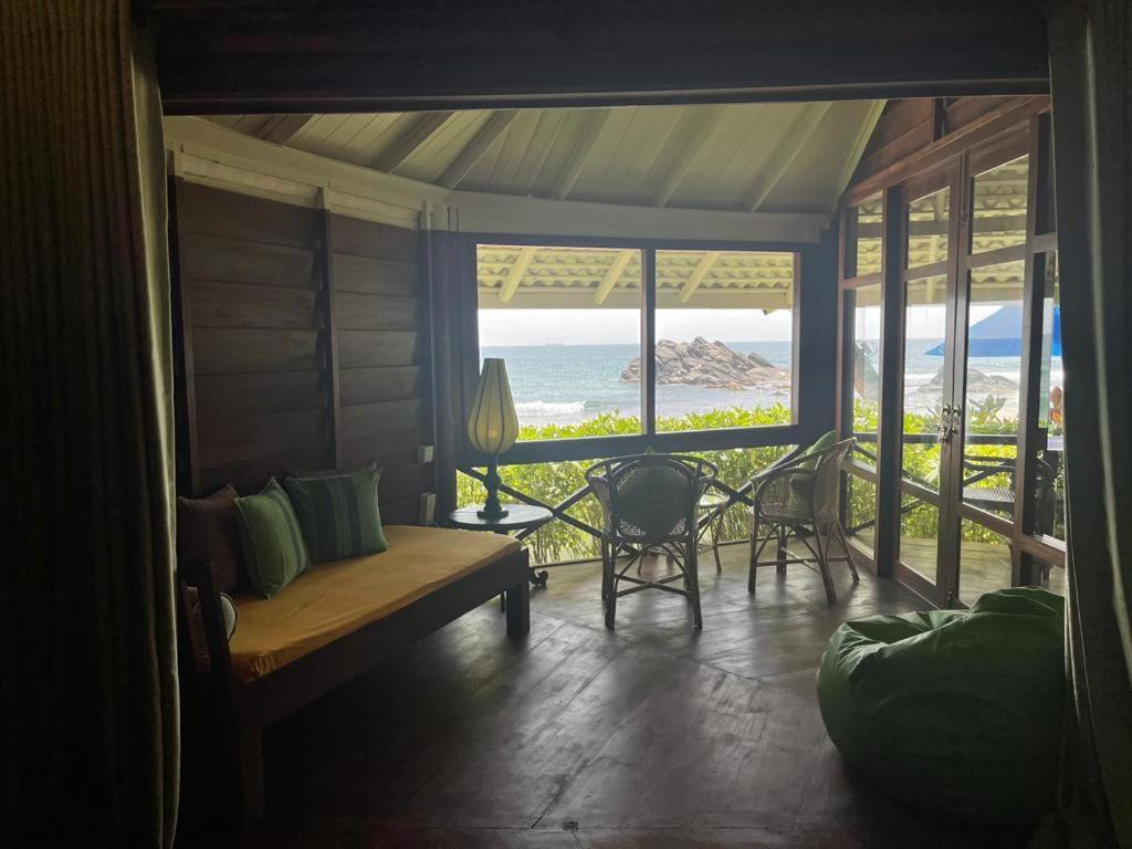 Rockside Cabanas Hotel Унаватуна Екстериор снимка