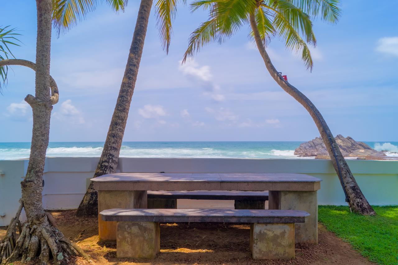 Rockside Cabanas Hotel Унаватуна Екстериор снимка